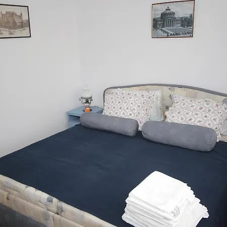 Central Luxurious Spacious *