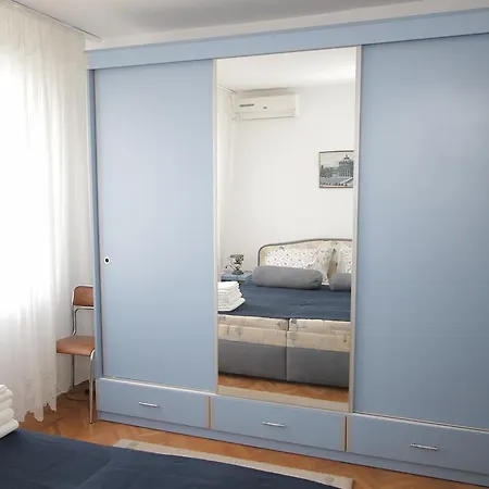 Central Luxurious Spacious בוקרשט