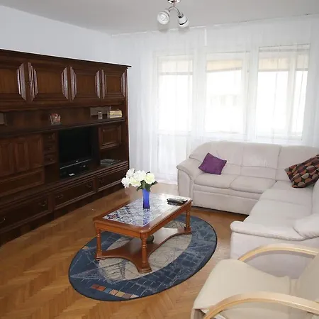 Central Luxurious Spacious דירה בוקרשט